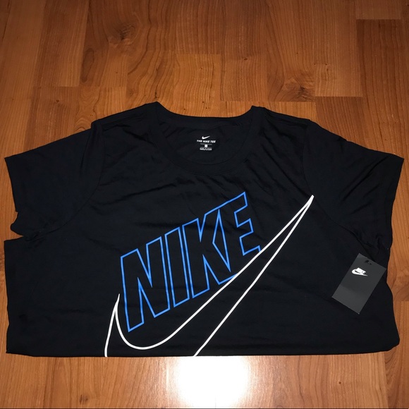 Nike Women’s Tee-Plus - Picture 3 of 4